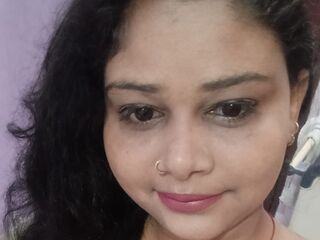 camgirl webcam photo CurvySoniya