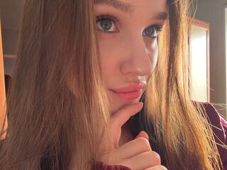 camgirl masturbating with sextoy ElisaHeathe