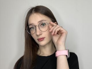 naked cam girl LatriciaSuet