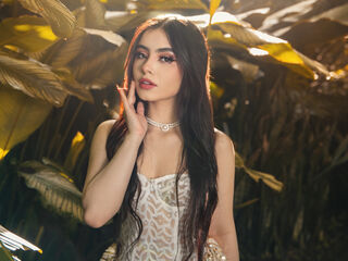 nude webcamgirl photo LiliDavison