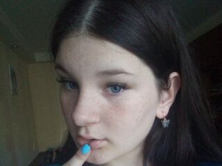 camwhore fingering shaved pussy LoraleeAlfieri