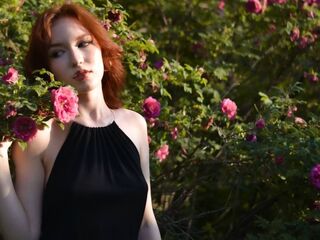 camgirl masturbating with sex toy MyrtaGulliver