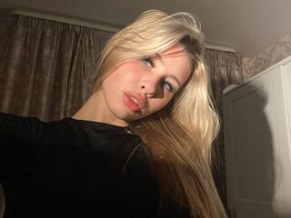 cam girl fingering pussy RowanBellamy