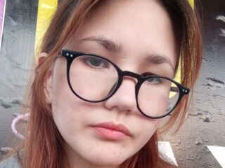 camgirl masturbating with dildo SilvanaTopps