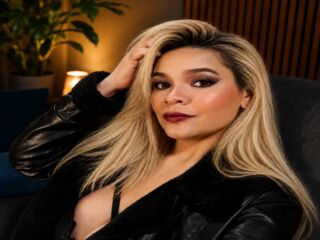 leather girl webcam SarahLorenzi