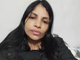 cam girl playing with dildo AnaRomina