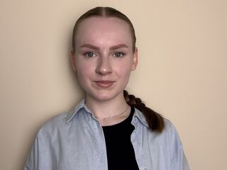 sex cam show BettyannGrenon