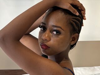 naughty camgirl fingering pussy BrianaHadid