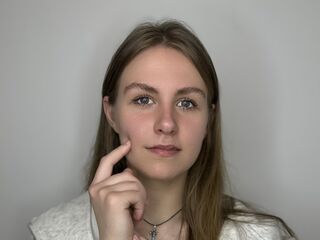 cam girl playing with vibrator CatherynBuckland