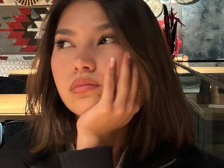 webcam babe chatroom CelsaCoty