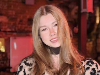 kinky cam DainaThroneberry