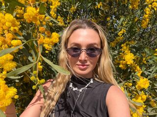 free live cam chat DelaineClowerd