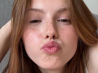 girl showing tits DianaMuse