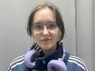 camwhore spreading pussy DoraDawson