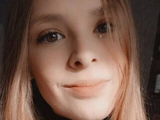 camgirl fingering pussy DoreneSiminski