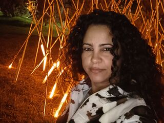 camgirl playing with dildo ElaMerisan