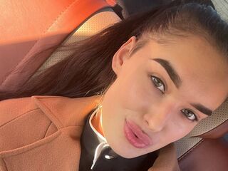 masturbating webcamgirl EmelyMastorovo