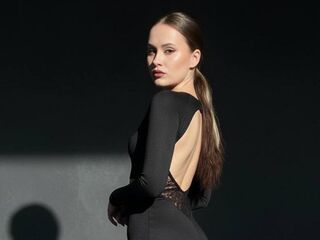 web chat EmilyGiffin