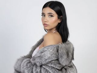 camgirl showing tits EmyDilucas