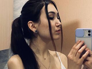 naked cam chatroom EvelynneKayratte