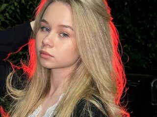 camgirl playing with sextoy FernandaUziel