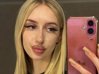 camgirl showing tits FrancesSublett