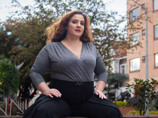 girl showing tits FreyaSeid