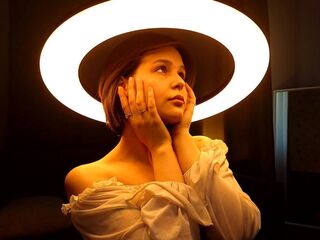 girl showing tits JoslynDelmolino