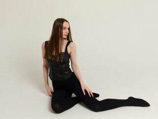 beautiful webcam girl JuneSommers