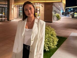 hot cam girl masturbating with vibrator KaranAreas