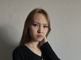 cam girl masturbating with sextoy KatrinaMogle