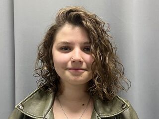 girl showing tits KellyJakson