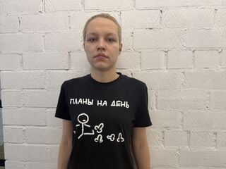 sexy camgirl KirstieSchiffert