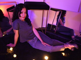 adult liveshow KyaraLux