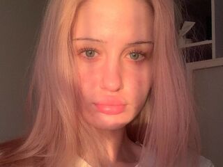 naked camgirl KyungMikes