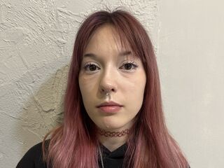 nude gamgirl LaraWils