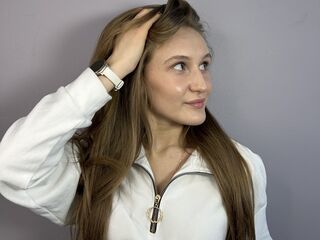 closeup web cam LatrinaBrounson