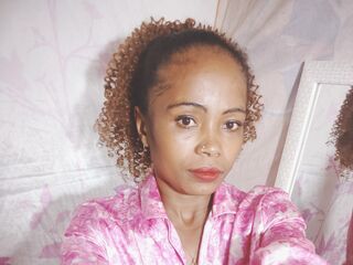 camgirl webcam picture LayahMorgane