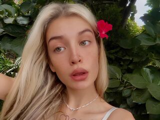 webcam girl LeilaClose