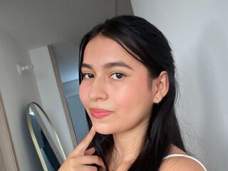 camgirl masturbating with dildo LilaDreams