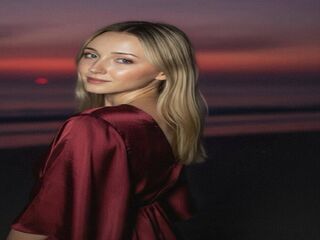 naked girl with webcam masturbating with vibrator LillieMajamay