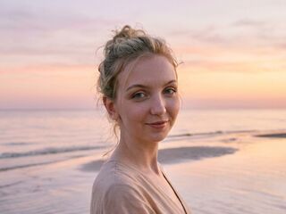 hot cam girl masturbating with vibrator LivMarquardt