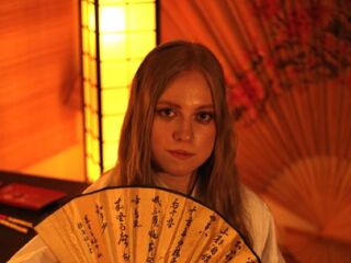 girl webcam show MandiKressierer