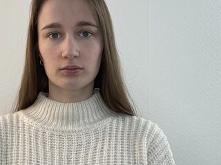 webcam girl MarcelineLeja