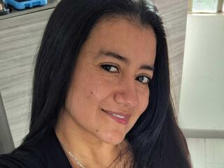 naked cam girl fingering pussy MariaThomp