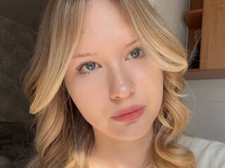 cam girl chatroom NanceyMonteverde