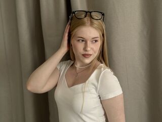 sexy webcamgirl picture NikkiByous