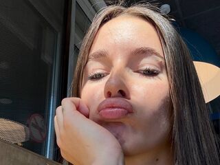 camslut masturbating OdetteWingler