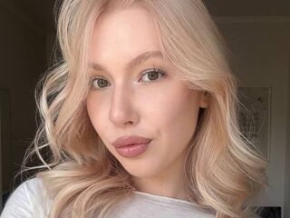 masturbating webcamgirl OpalDines