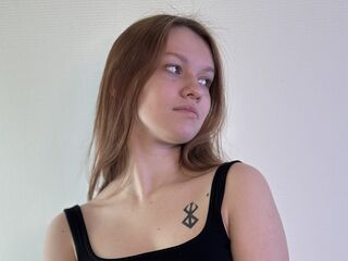 camgirl playing with dildo PatricaWieloch